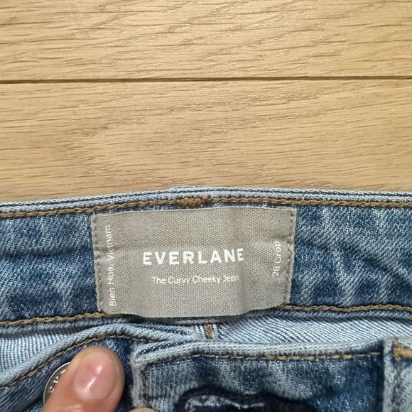EVERLANE CURVY CHEEKY JEAN. SIZE 28 - Picture 6 of 9